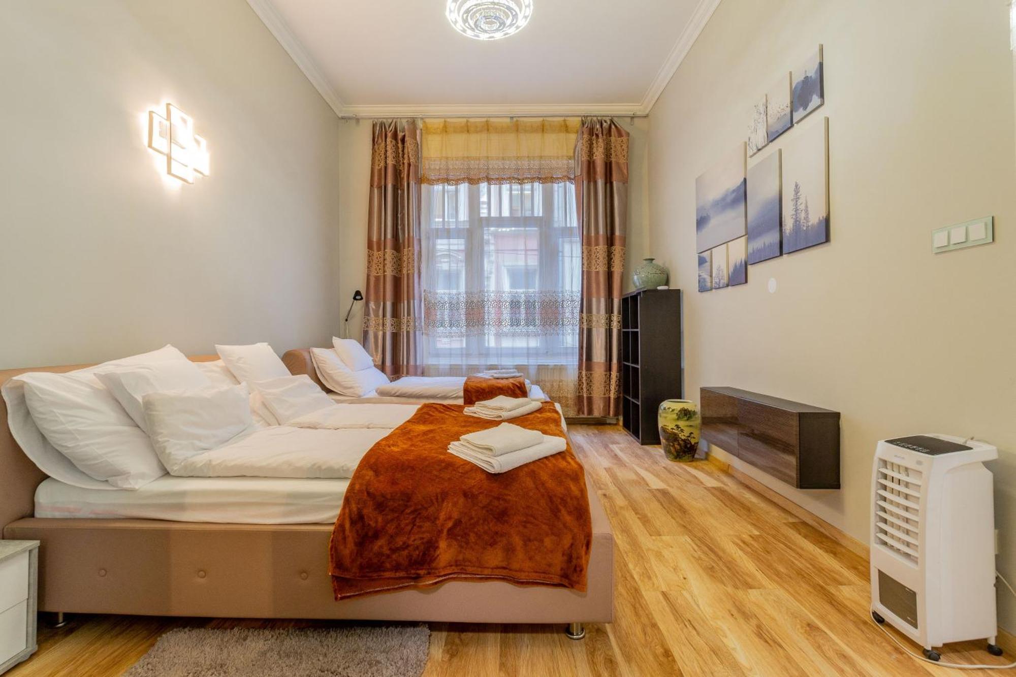 Efad Lux 2 Budapest