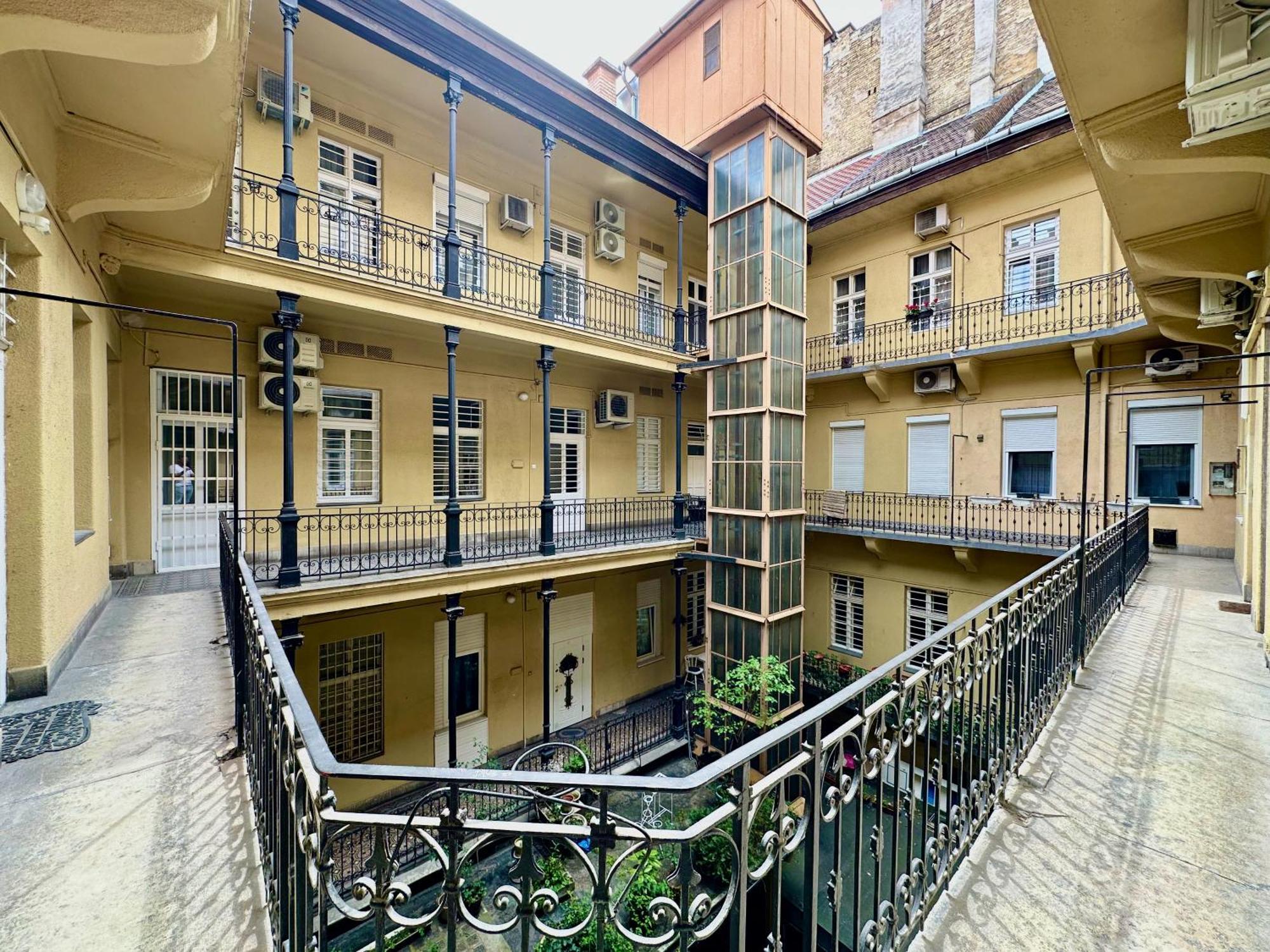 Standard By Hi5- Rakoczi Apartmán *