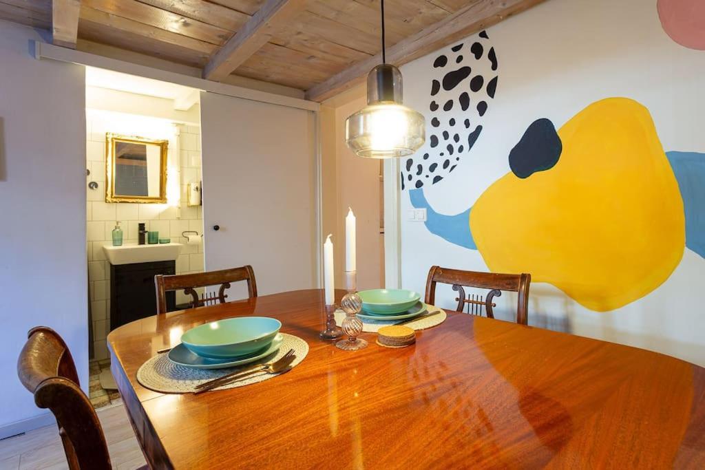 Bohemian Corner In Center Apartment *