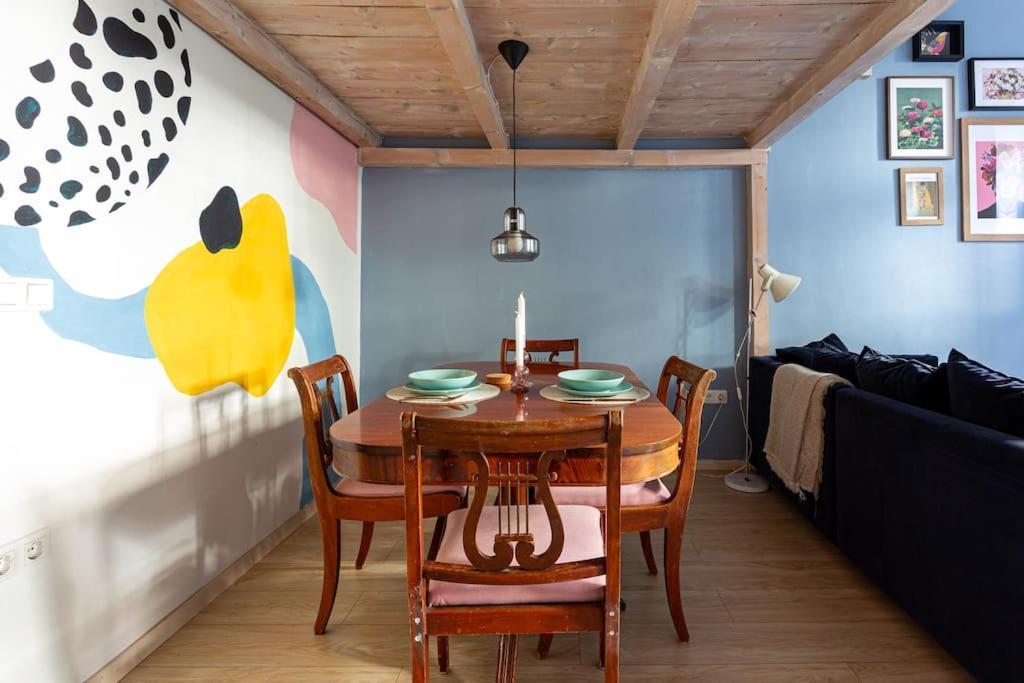 Bohemian Corner In Center Apartment