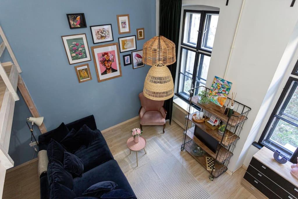 Bohemian Corner In Center *