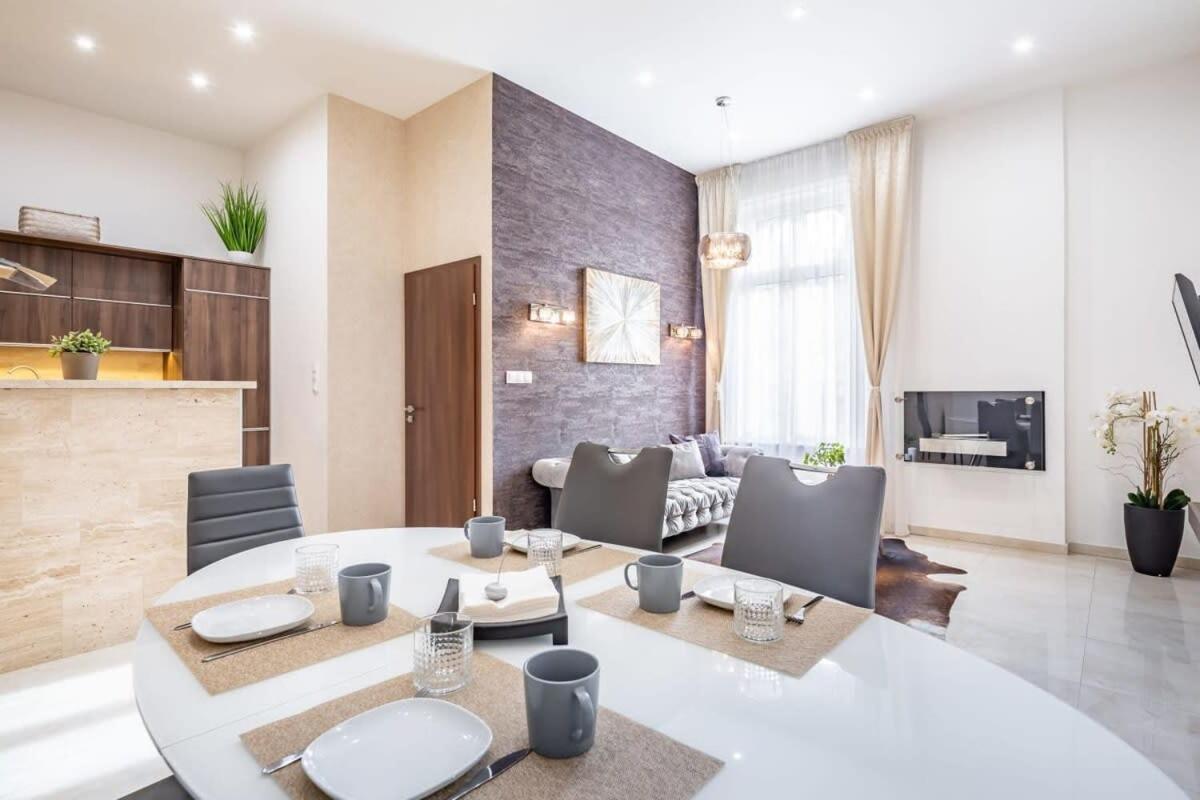 Splendid Perfectly Located Flat With Sauna