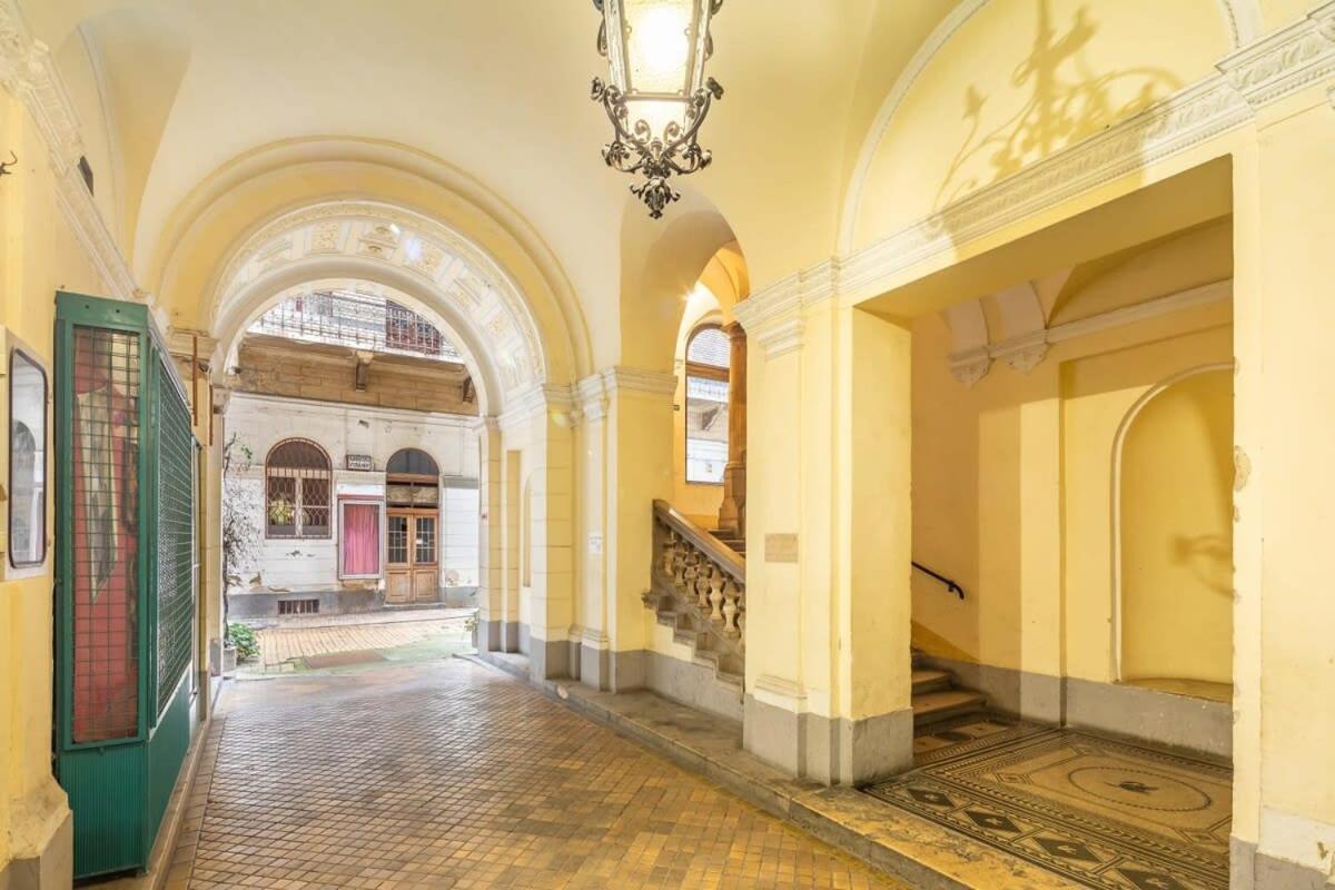 Splendid Perfectly Located Flat With Sauna *