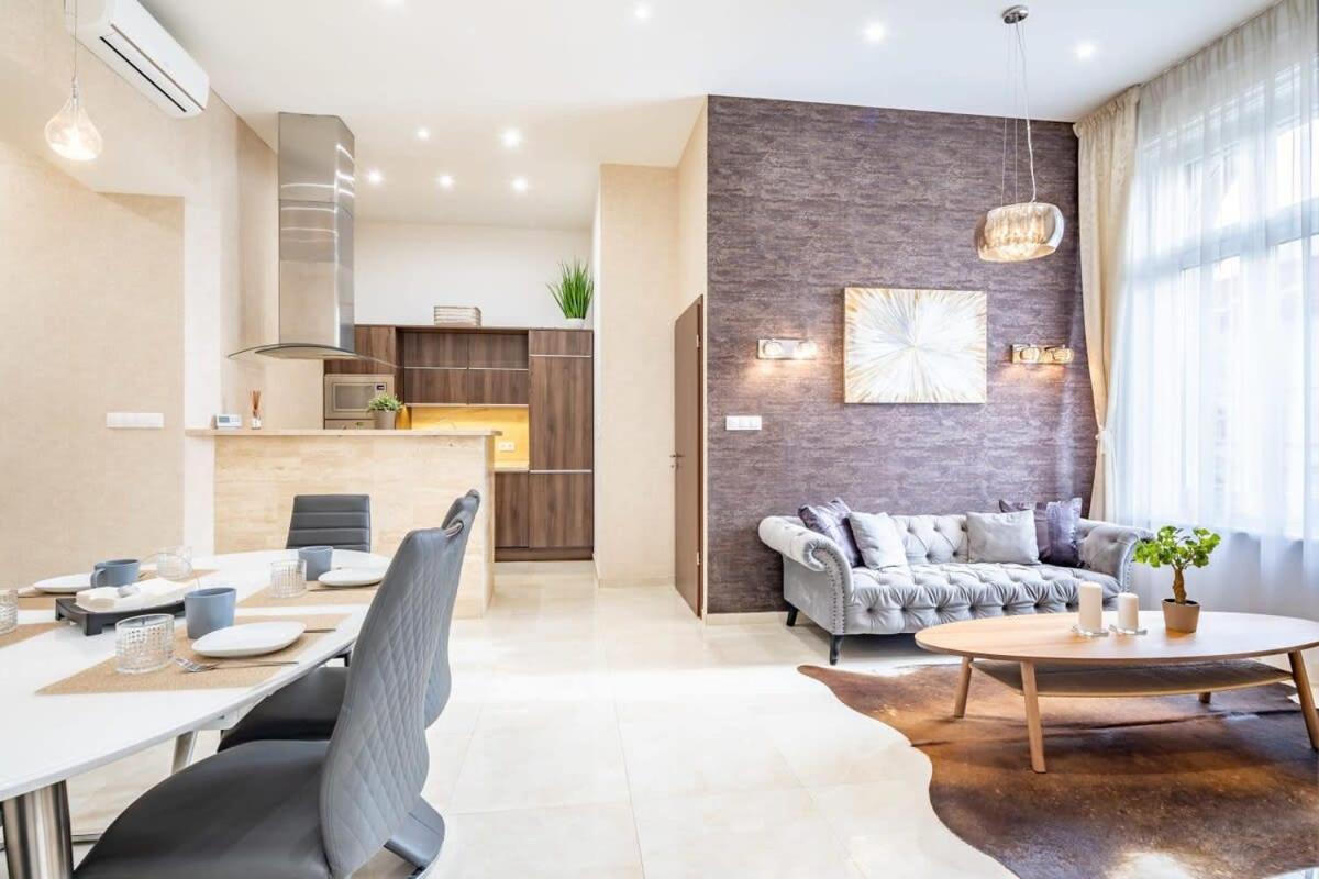 Splendid Perfectly Located Flat With Sauna Appartamento *