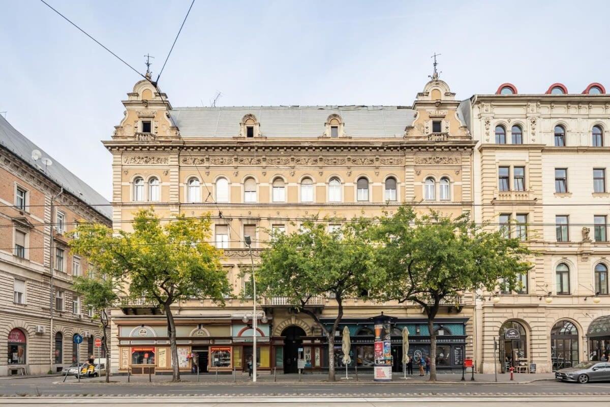 Splendid Perfectly Located Flat With Sauna Budapest