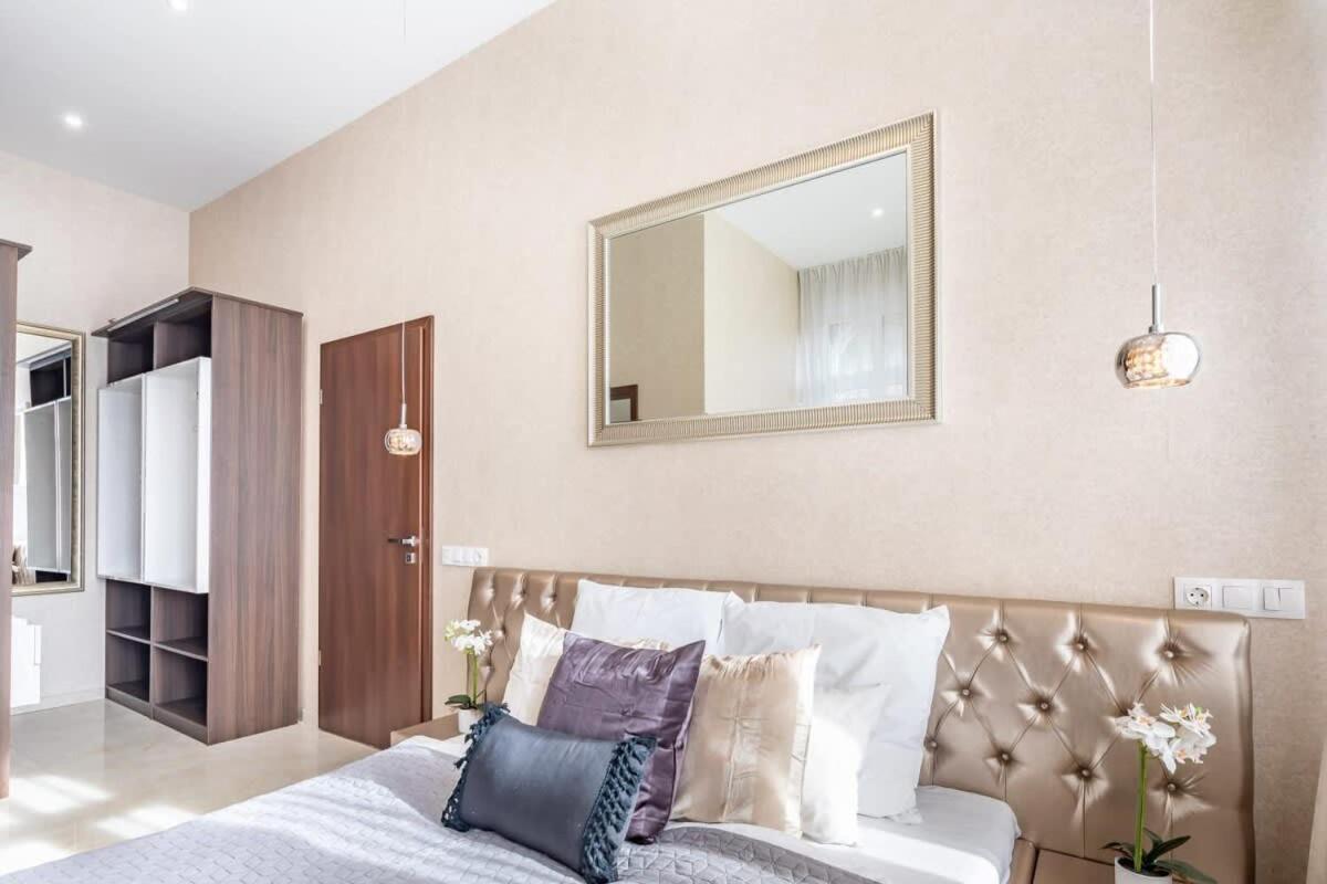 Splendid Perfectly Located Flat With Sauna Appartamento Budapest