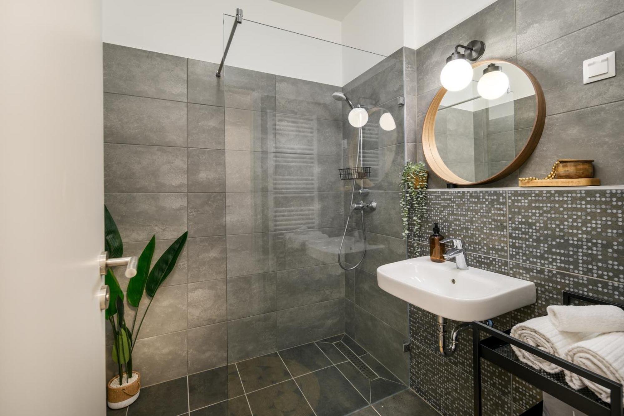 Appartamento Marone Circles Comfortable For 4 With Parking *