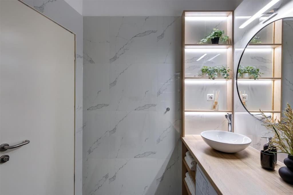 Apartment Madach Luxory *