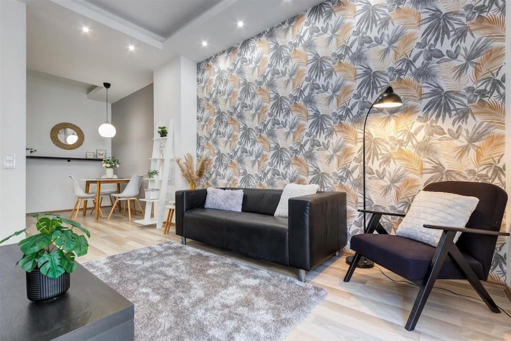 Madach Luxory Apartment *