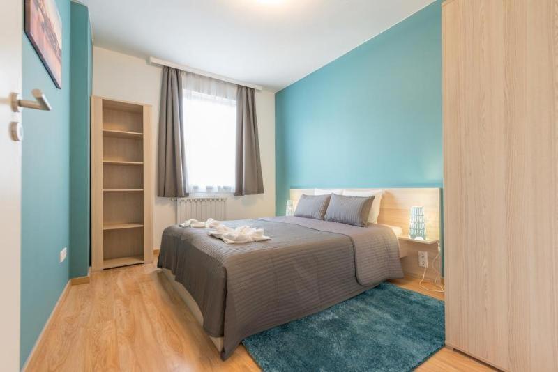 Corvin Plaza & Aparthotel 3*