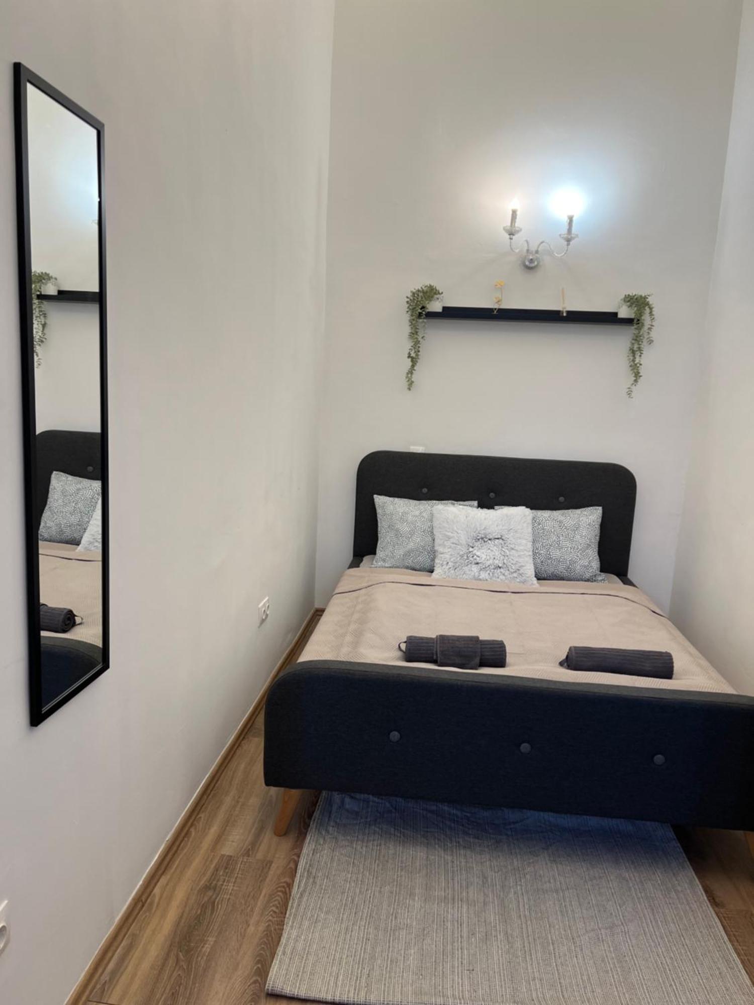Apartment F14 *