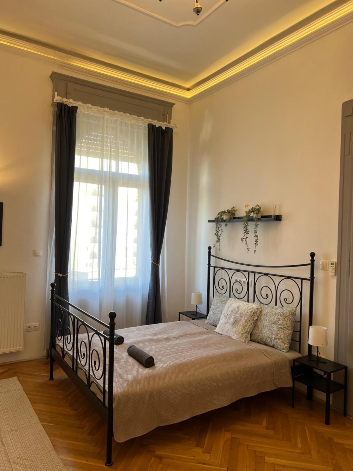 F14 Apartment