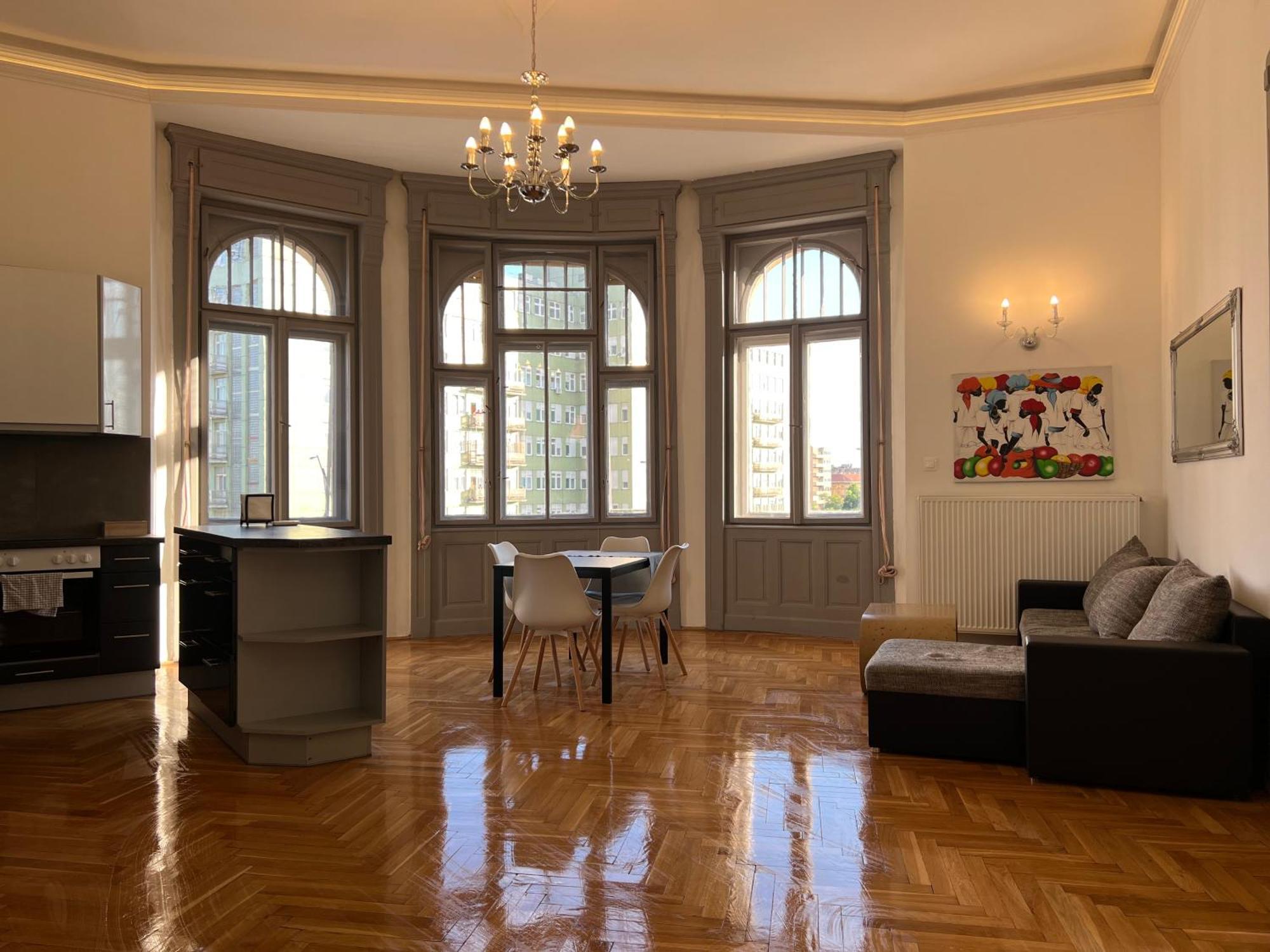 Apartment F14