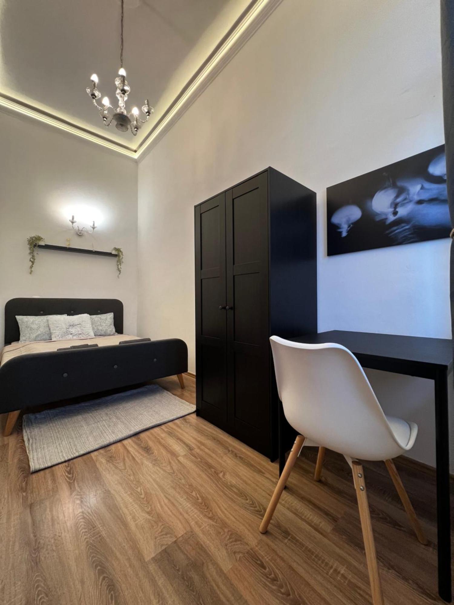 Apartment F14 *
