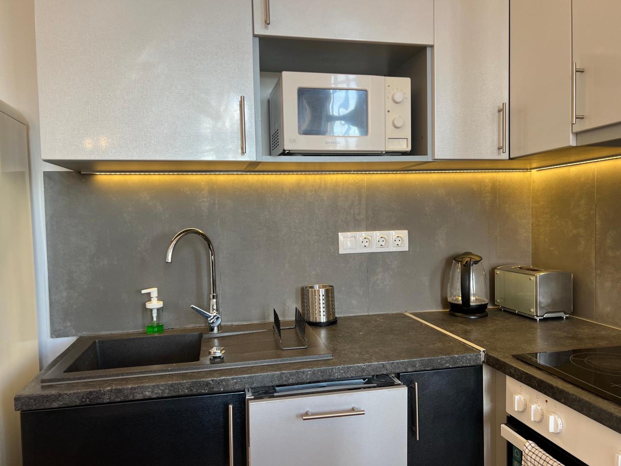 Apartment F14