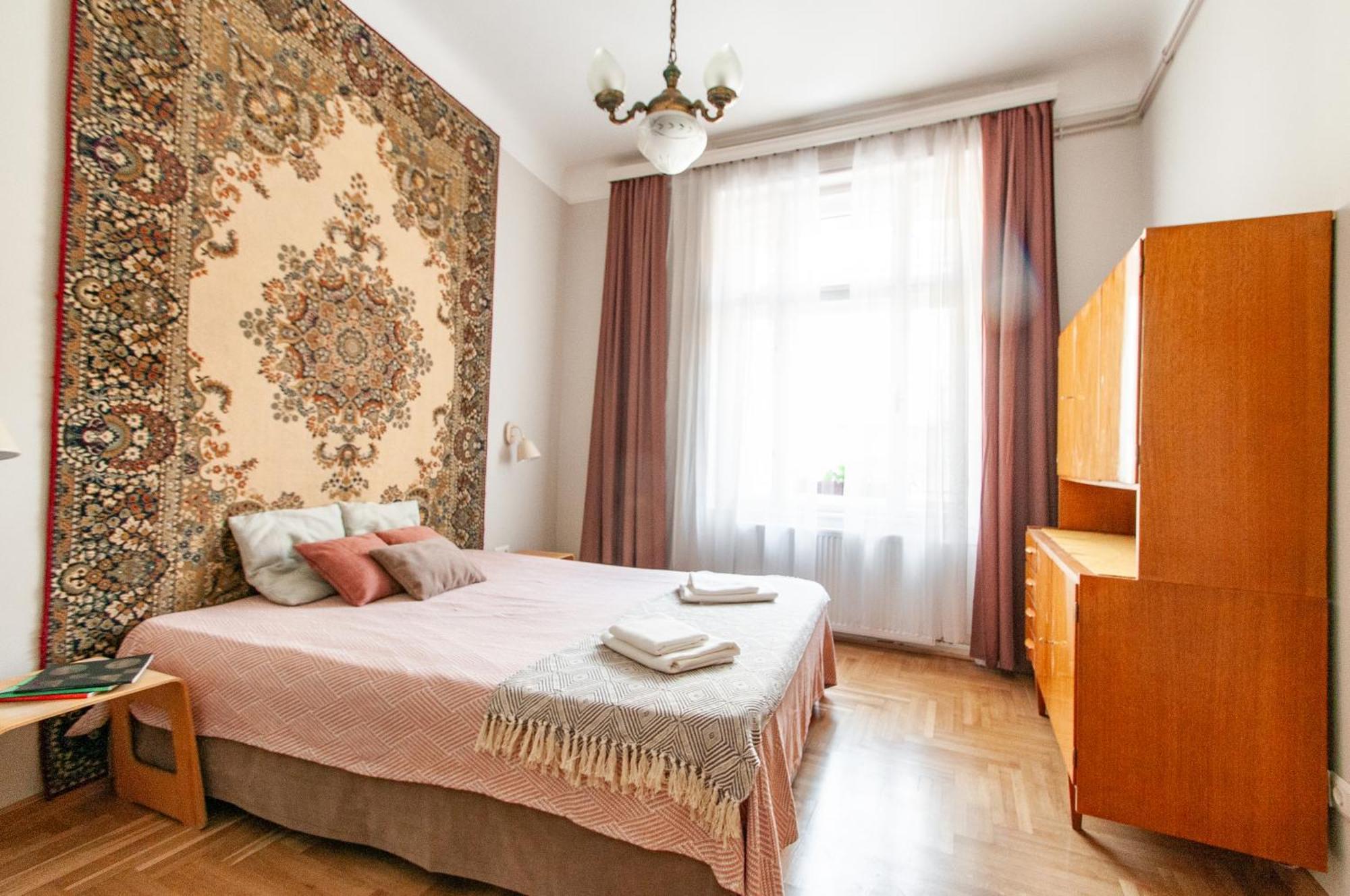 Spacious Family Along River Side, In The Heart Of Buda Lägenhet *