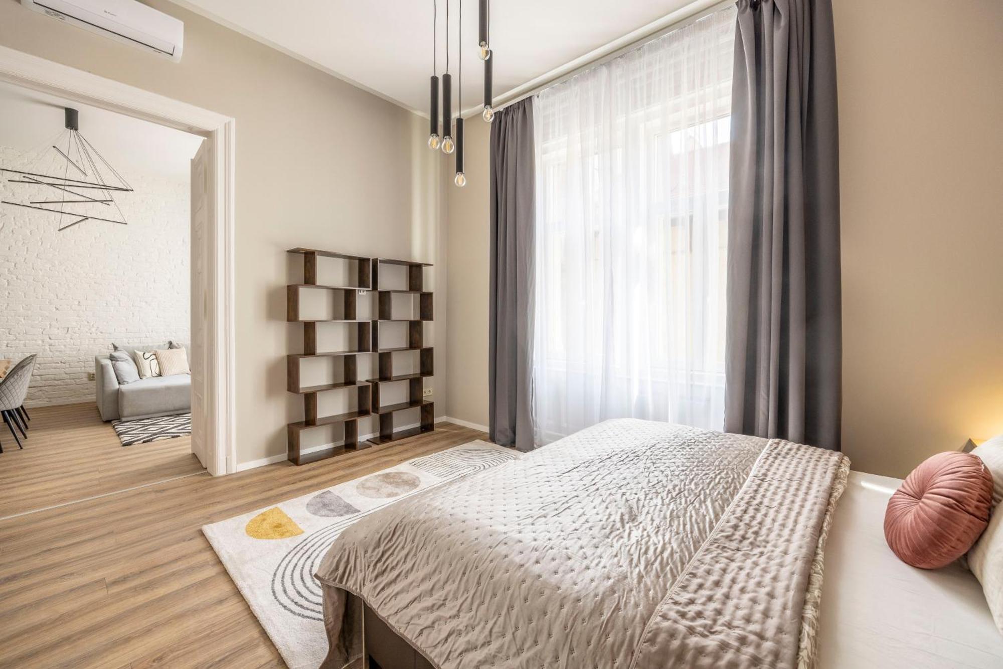 Lägenhet Exclusive Stylish By Prestige Homes Next To The Oktogon *