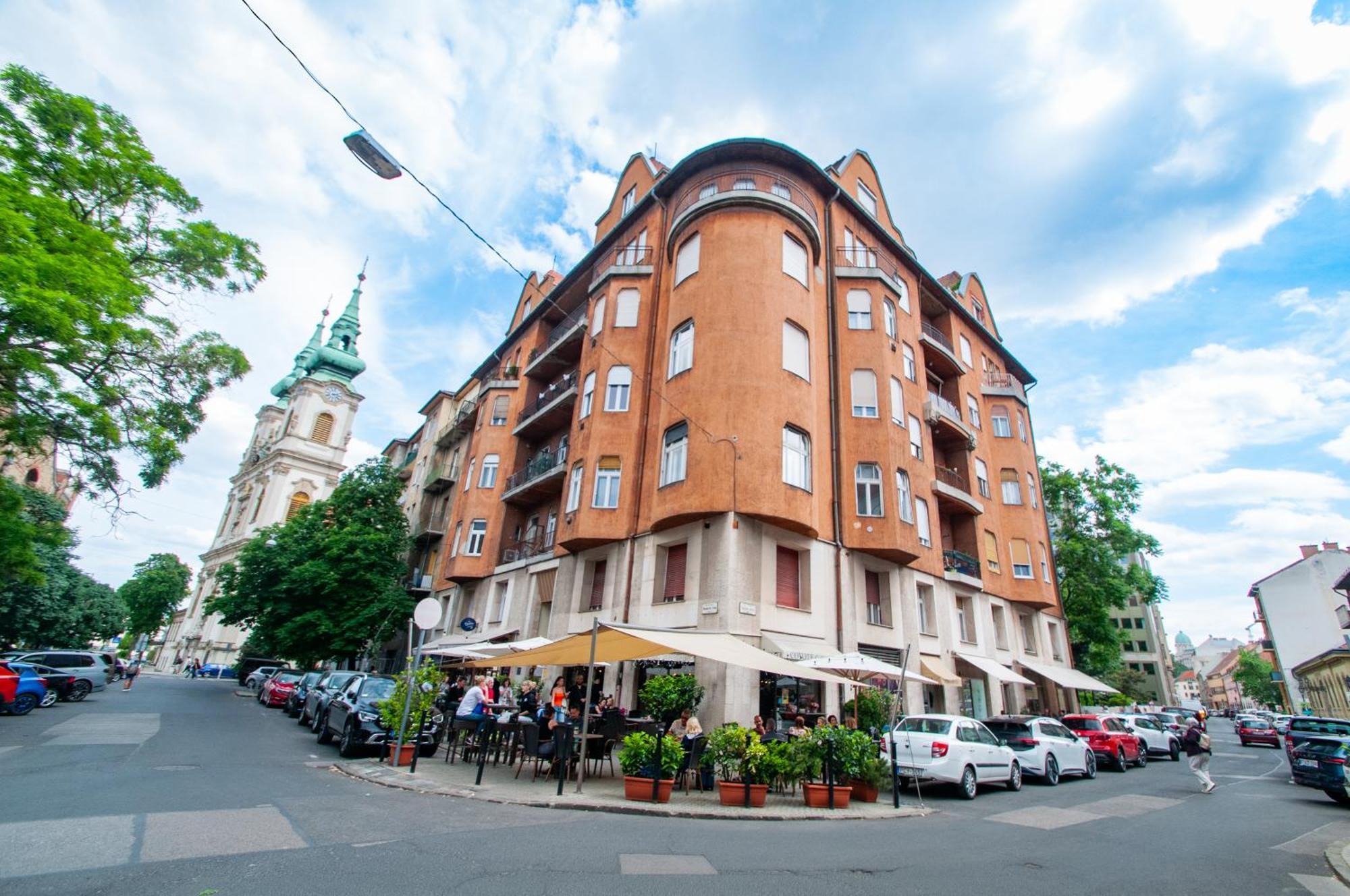 Spacious Family Along River Side, In The Heart Of Buda Budapest
