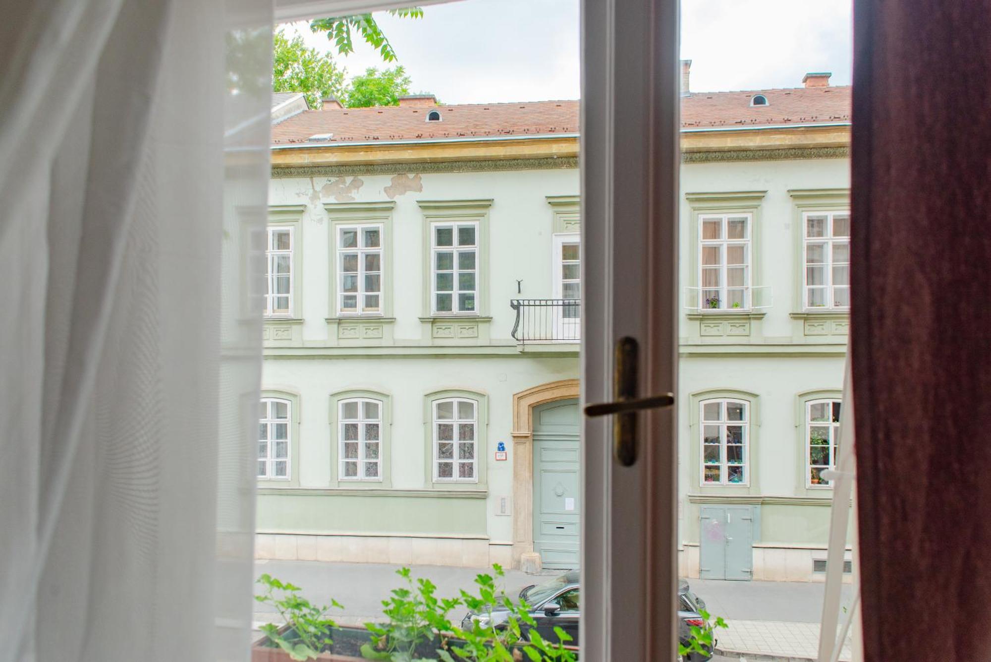Lejlighed Spacious Family Along River Side, In The Heart Of Buda Budapest
