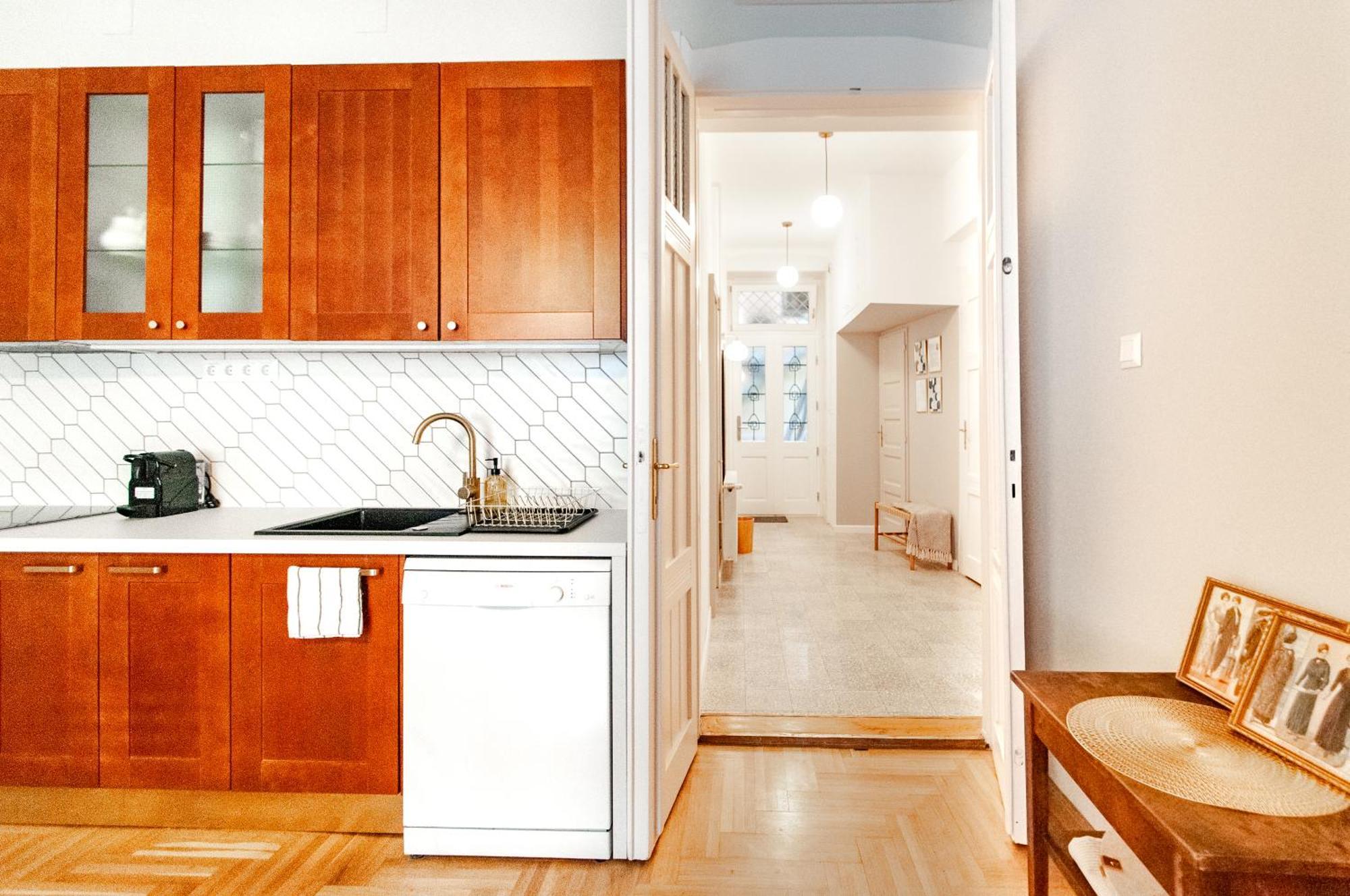 Lejlighed Spacious Family Along River Side, In The Heart Of Buda