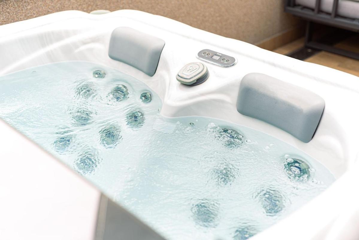 Designer Oasis 5 Star Location Hot Tub View