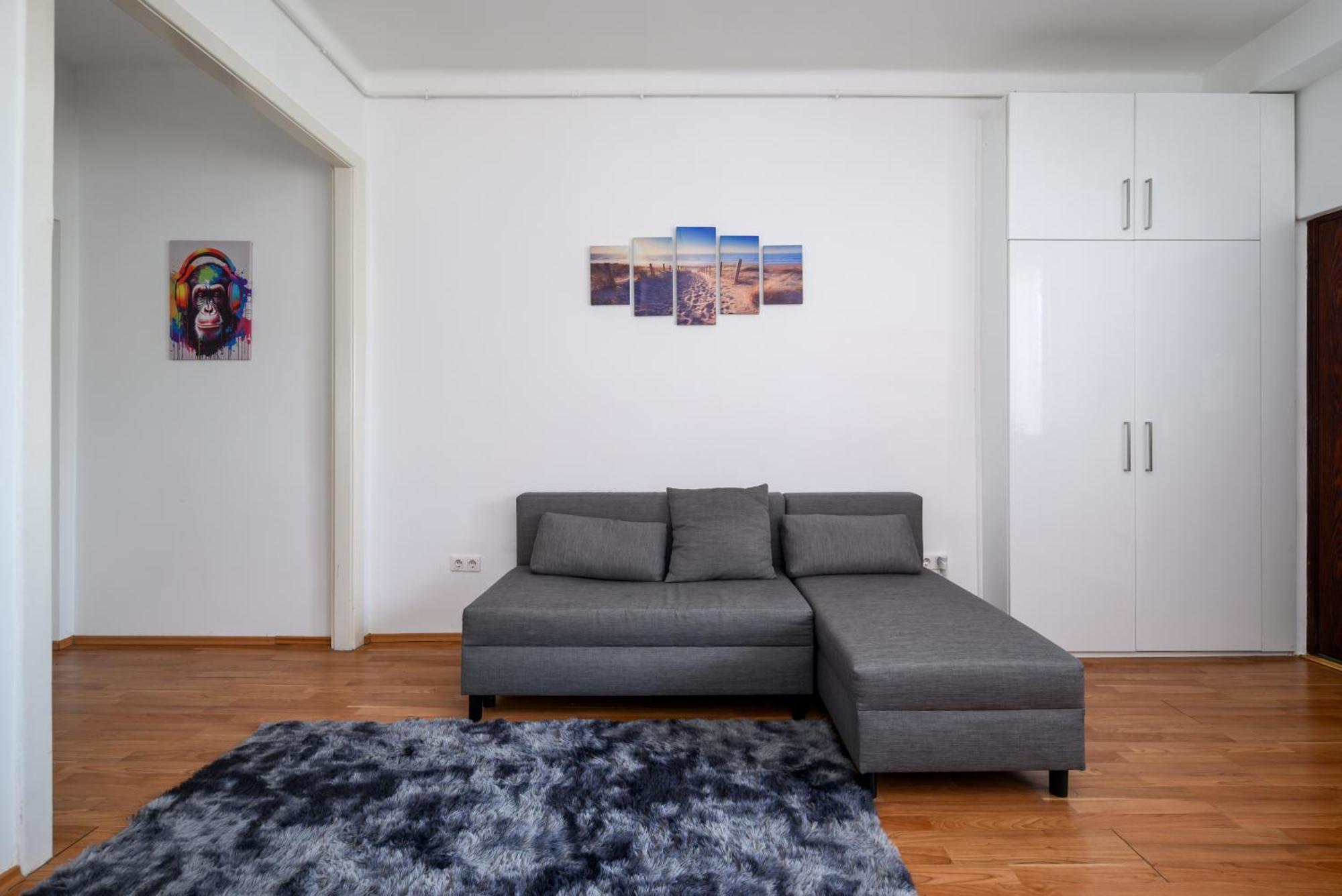 Fovam In Hear Of The Apartment *