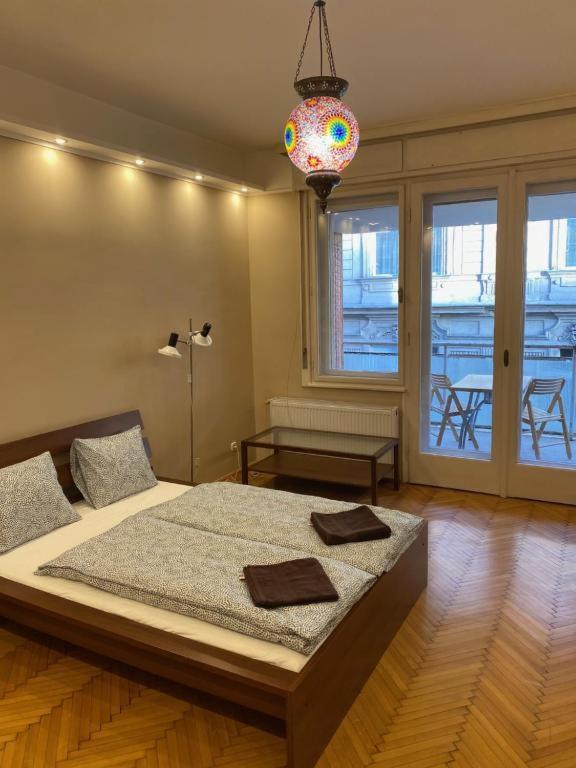 Place With Balcony Apartamento Budapest