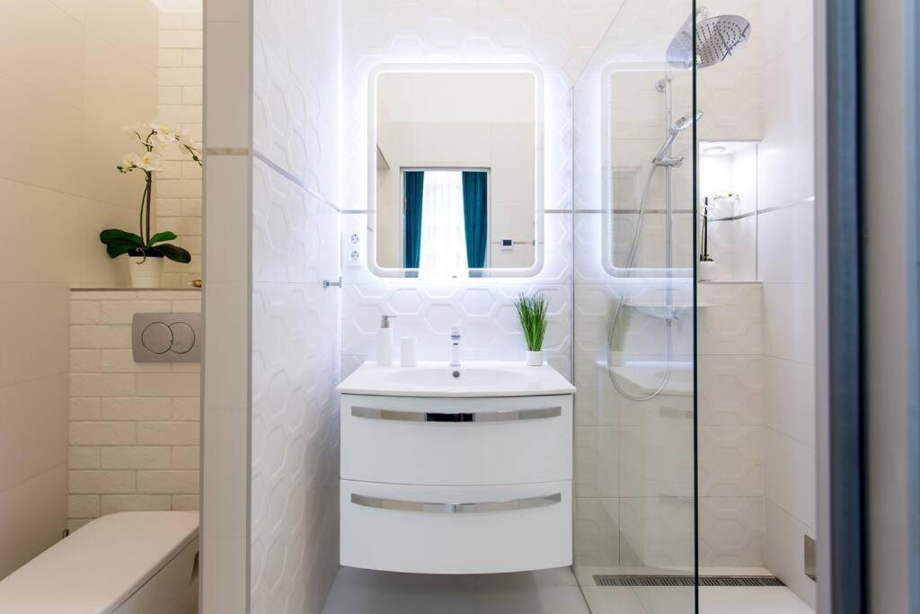 Appartement Luxurious King And Queen Bed Park4free *