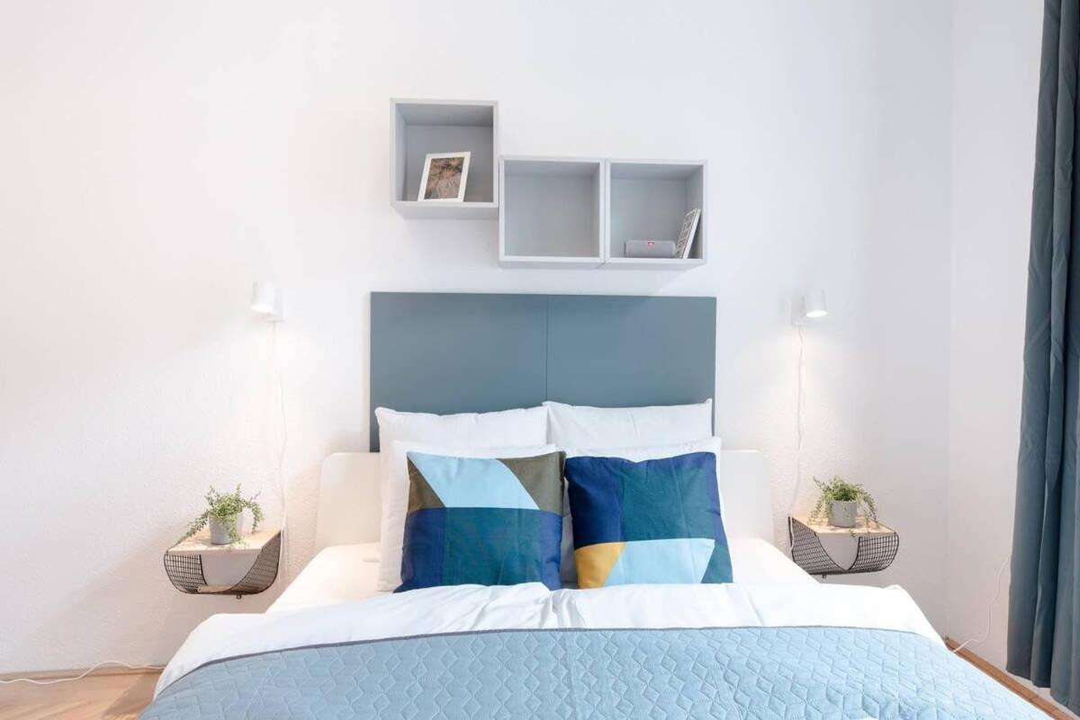 Excellent Location Lovely With Ac Apartman