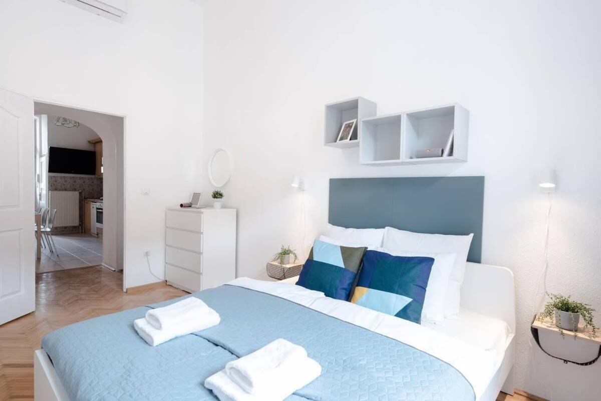 Apartman Excellent Location Lovely With Ac Budapest