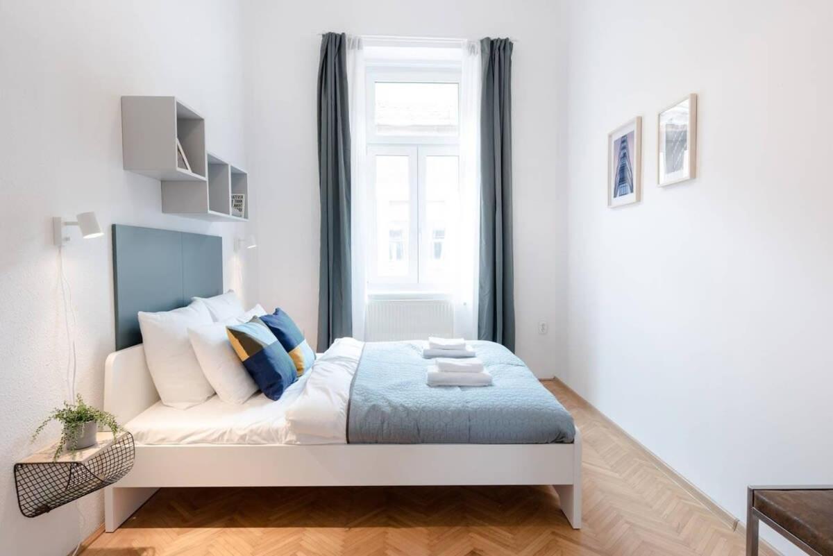 Excellent Location Lovely With Ac Apartman