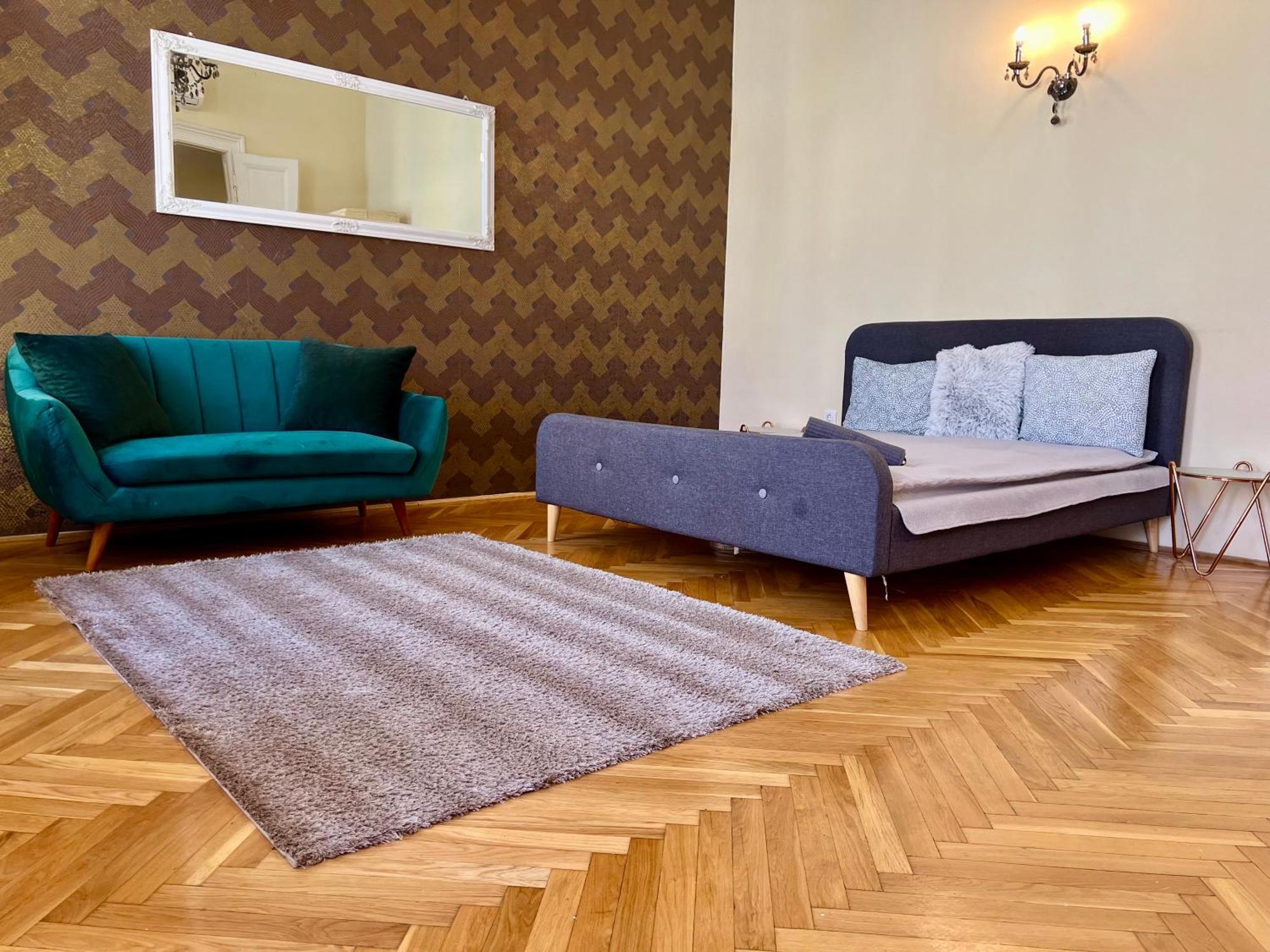 N38 By Small * Budapest