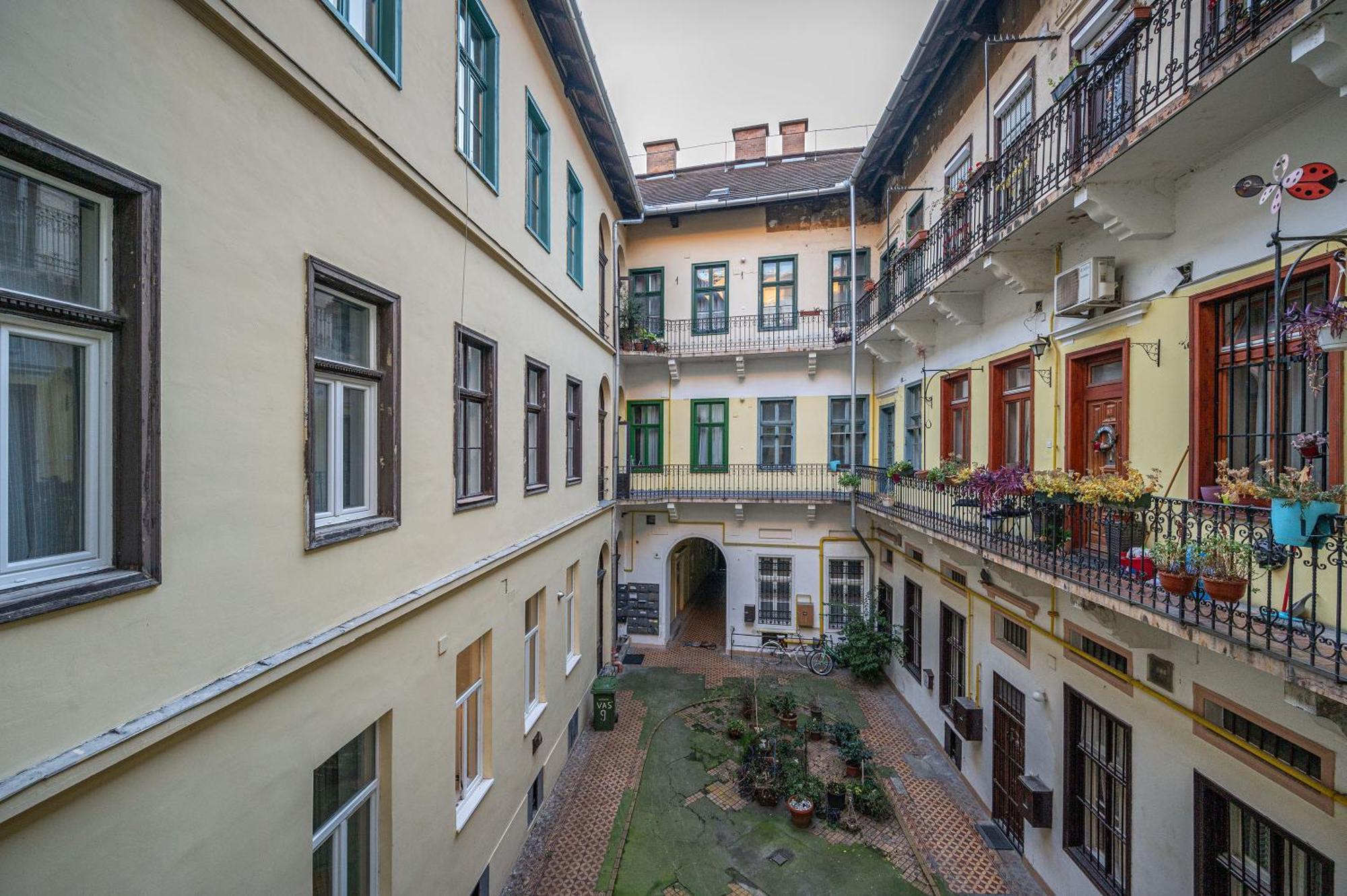 District 6th Sense Budapest