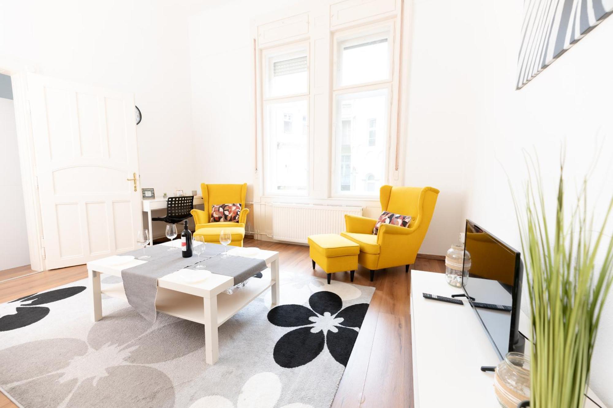 Danube Dwelling Aulich Utca 3 *