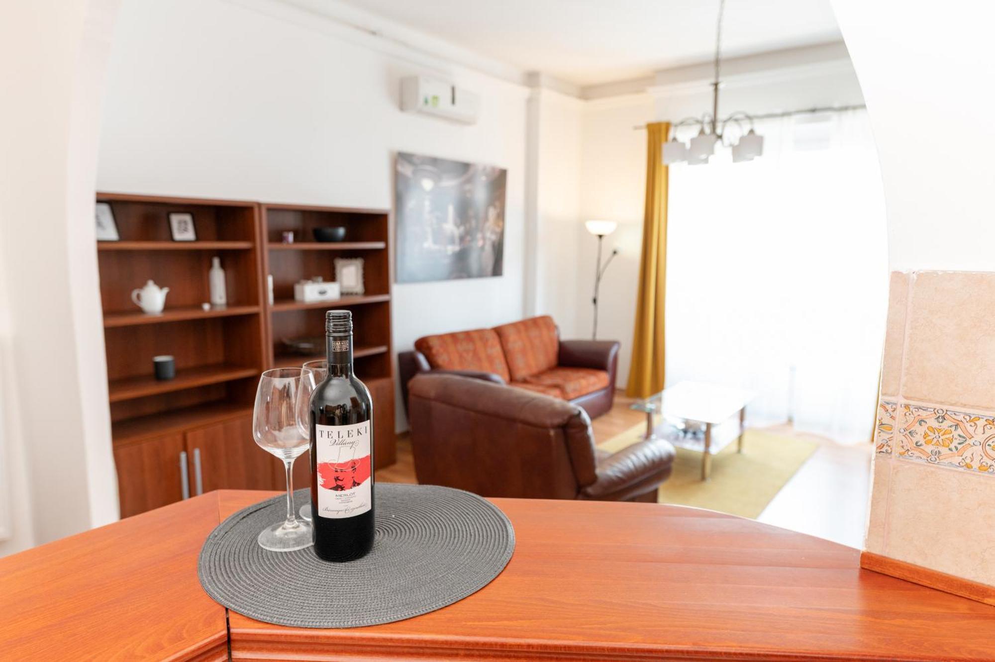 Apartment Danube Dwelling Asboth 19-1 *