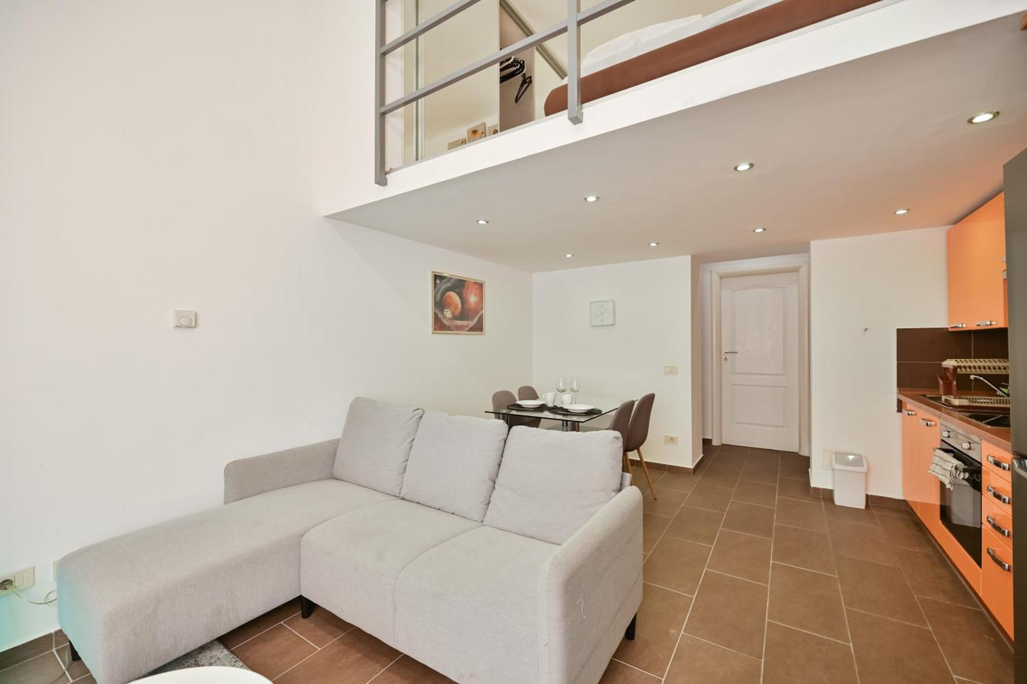 Danube Dwelling Akacfa 41 Budapest