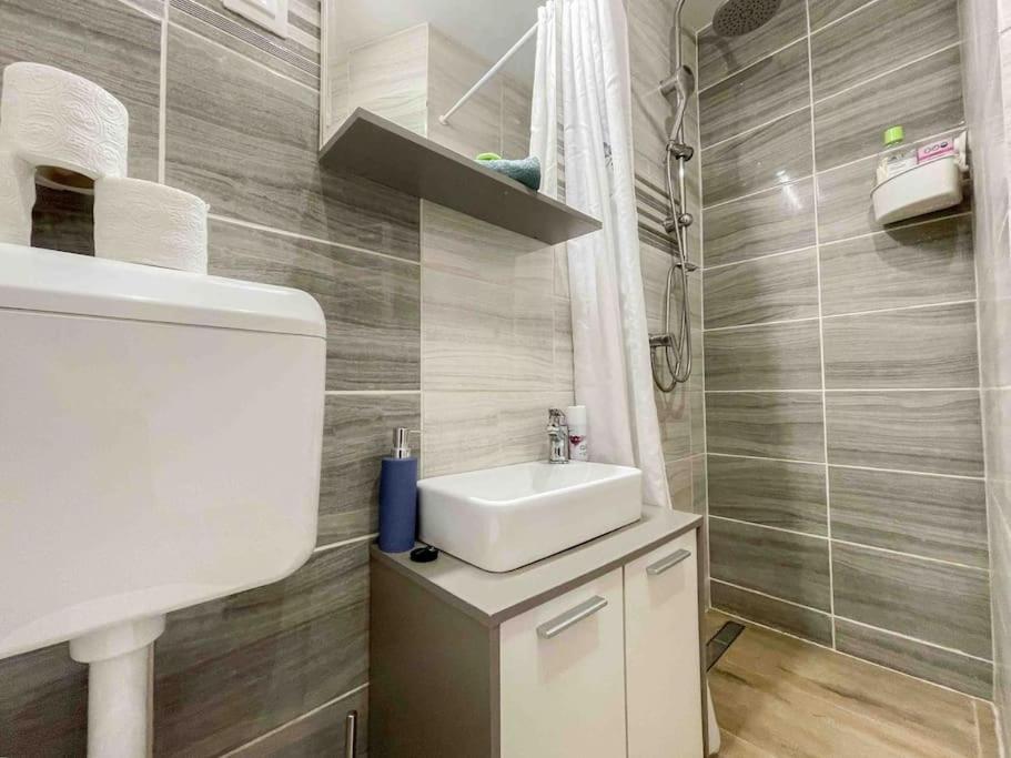 L18 Cosy Ac!wifi Apartment *