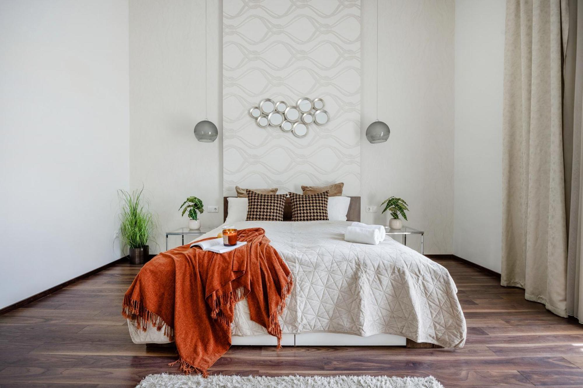 Discover Your Retreat-walk To Parliament Apartment