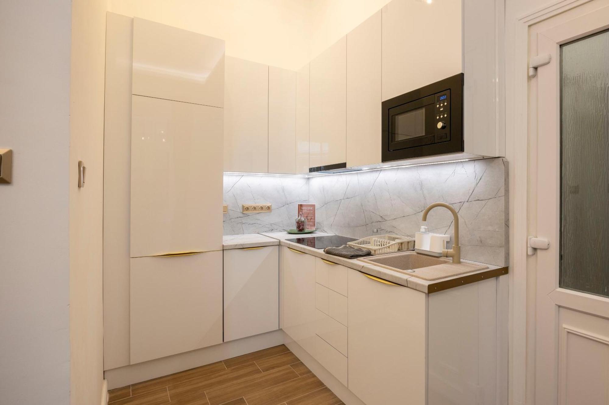 Exclusive Downtown Quentin By Prestige Homes Budapest