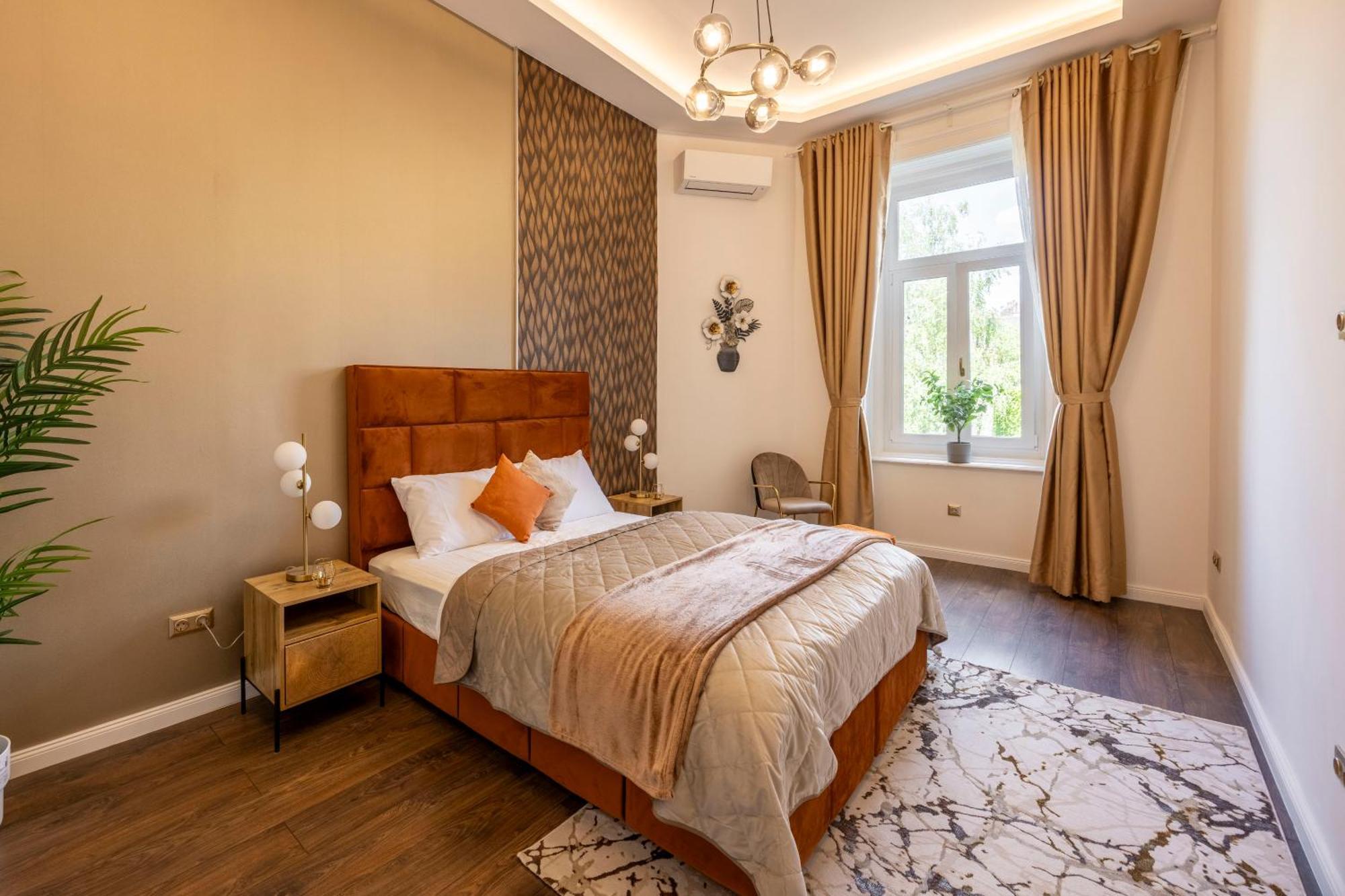 Exclusive Downtown Quentin By Prestige Homes Apartman