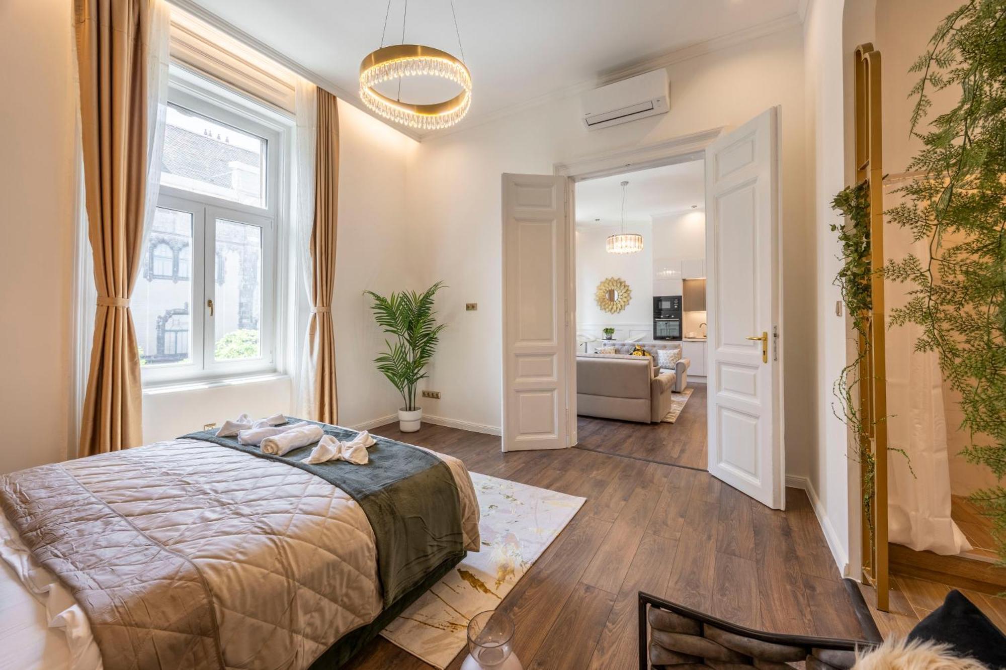 High-end Luxurious Quentin In The Heart Of * Budapest