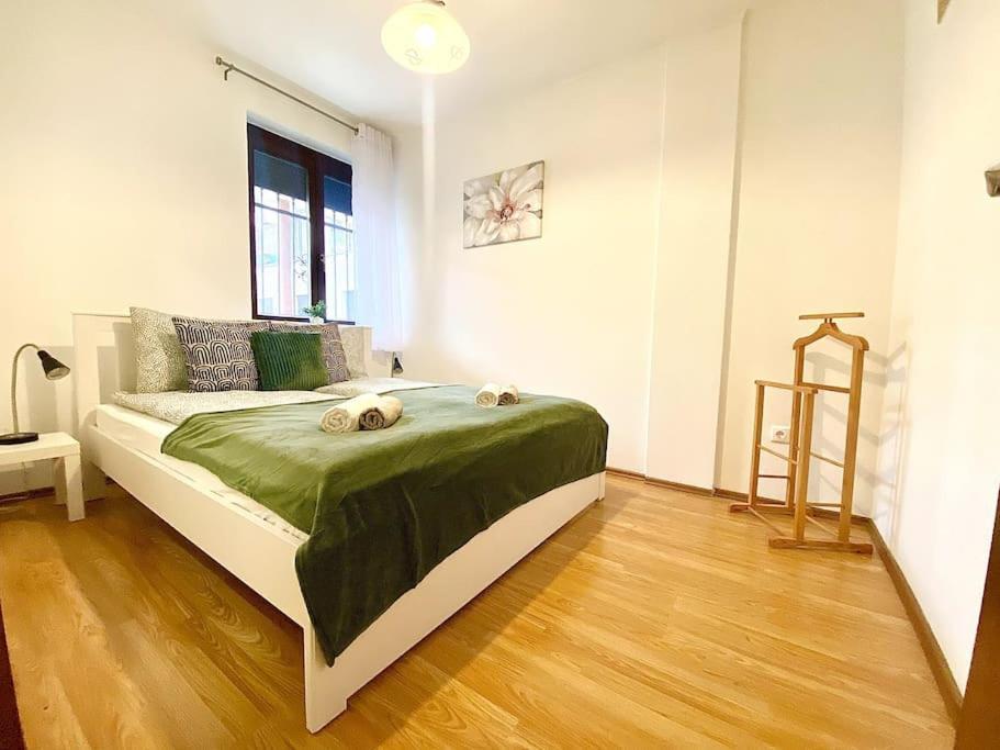 St King 3br Spacious *