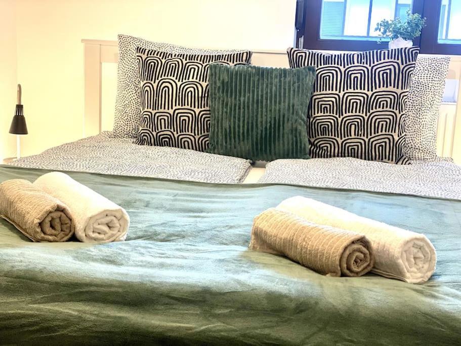 St King 3br Spacious *
