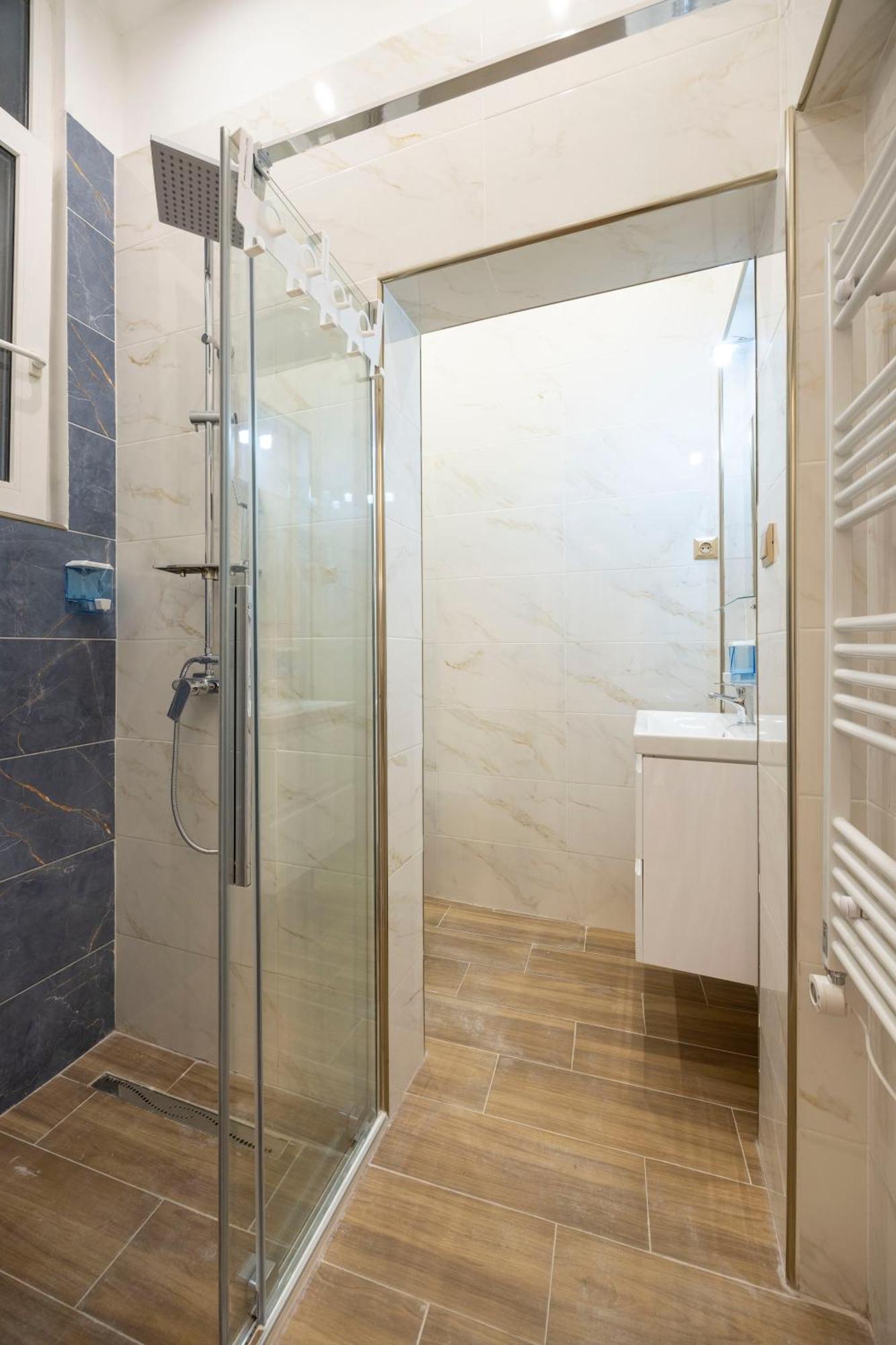 Exclusive Downtown Quentin By Prestige Homes Apartman *
