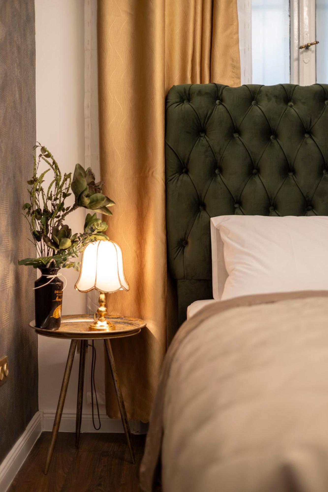 High-end Luxurious Quentin In The Heart Of * Budapest