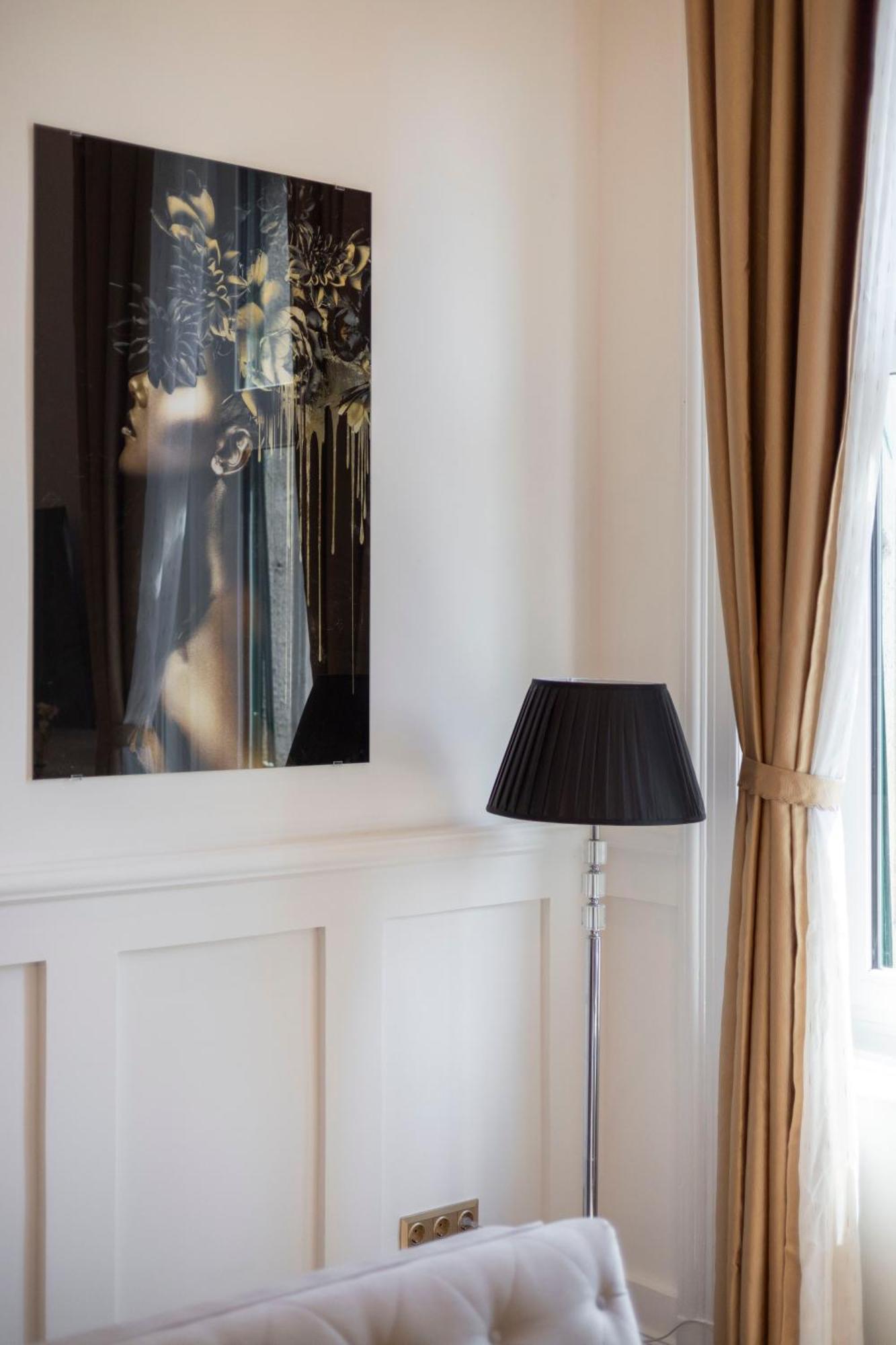 High-end Luxurious Quentin In The Heart Of Budapest