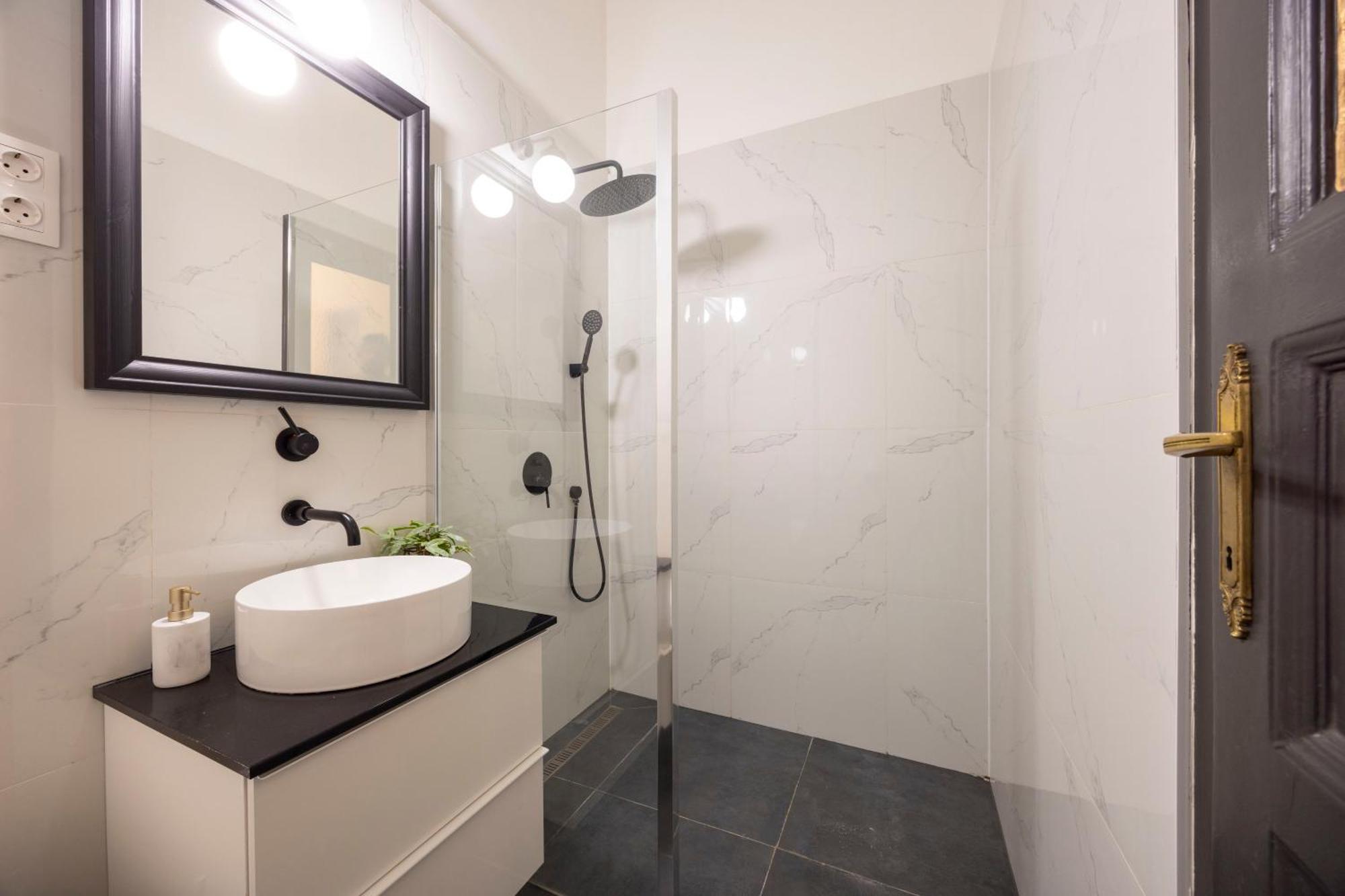 Bp Superior With 2bedrm, 2bathroom *