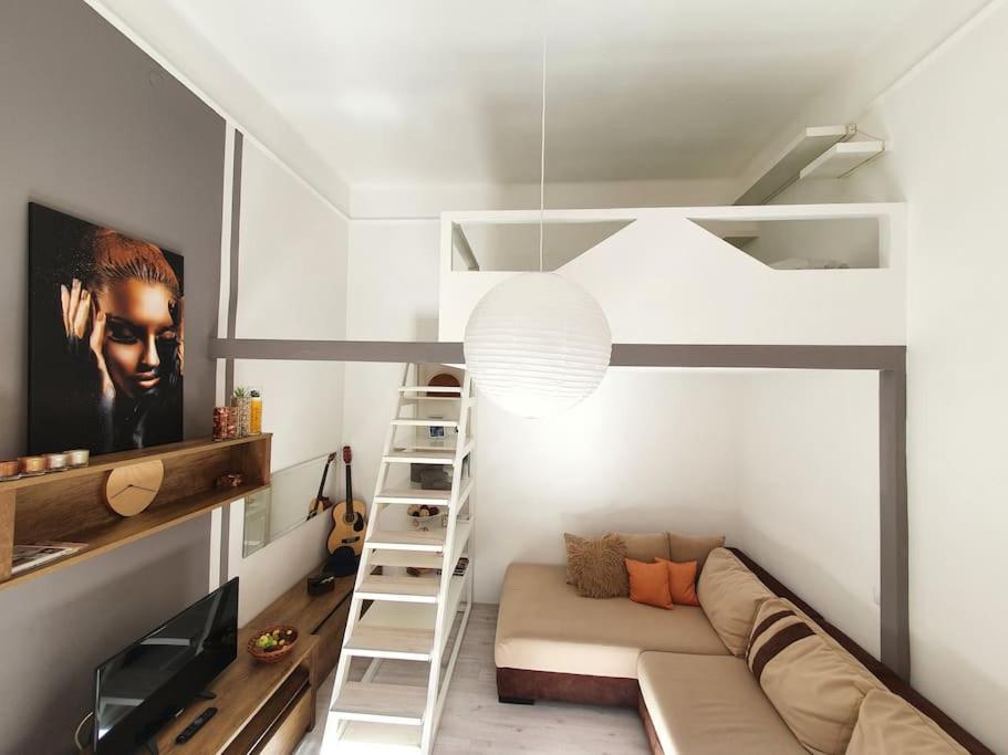 Apartmán Violet Apartment, Cute Place Near Corvin Plaza, With Ac