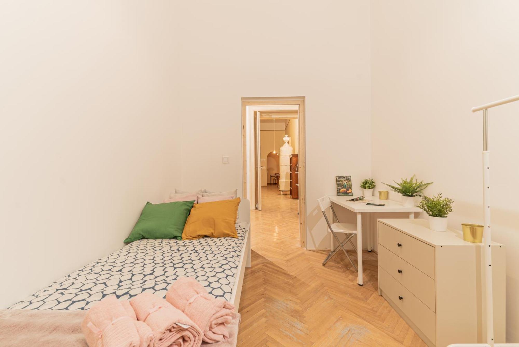 Apartamento Cozy In The Heart Of Budapest, 5 Bedrooms Budapest