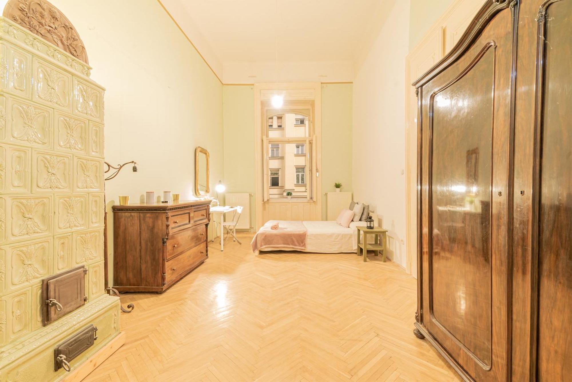 Cozy In The Heart Of Budapest, 5 Bedrooms * Budapest